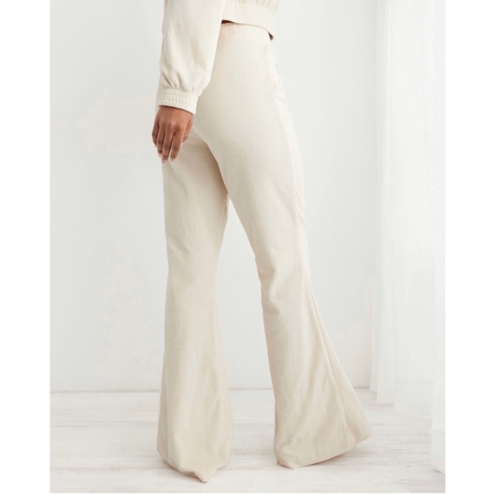 Aerie Women's Groove-On Rib Velour Flare Pant in Soft Oat Cream size small